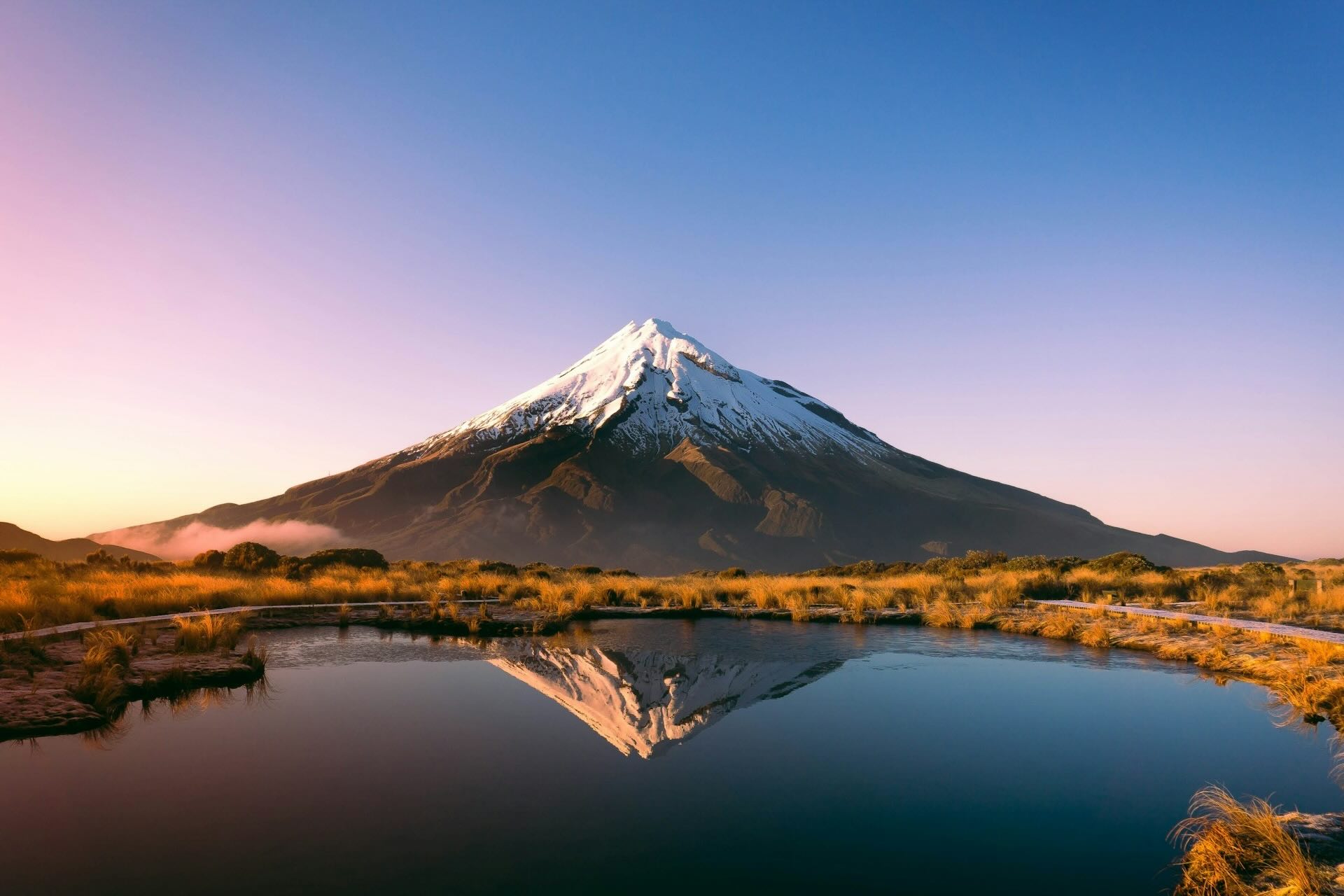 New Zealand’s South Island: A Land of Fjords and Adventure