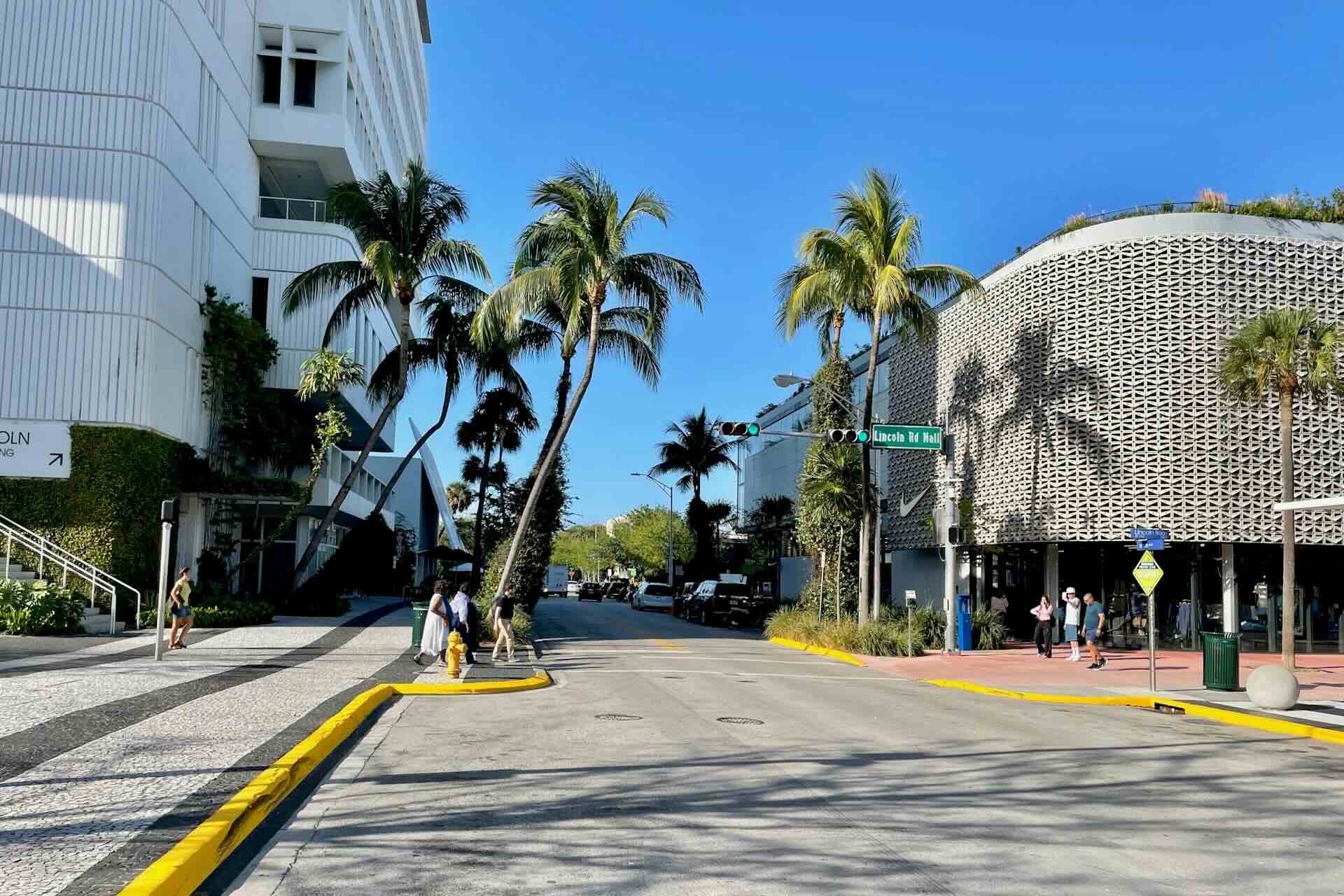 Miami’s Colorful Core: Art Deco, Latin Beats, and Ocean Breeze