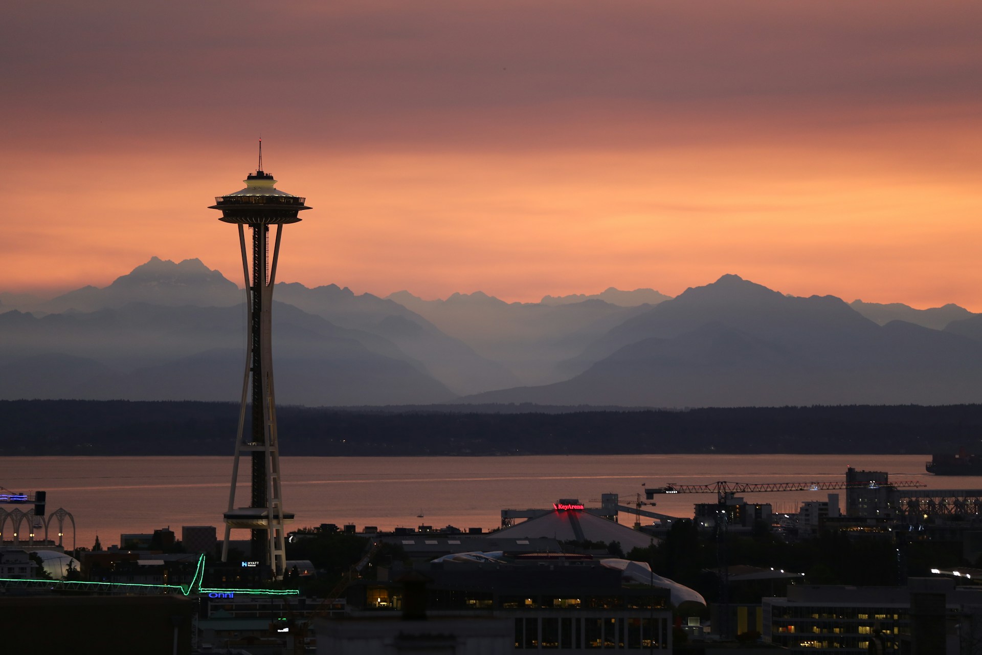 Seattle’s Soul: Coffee, Markets, and Misty Mountain Views