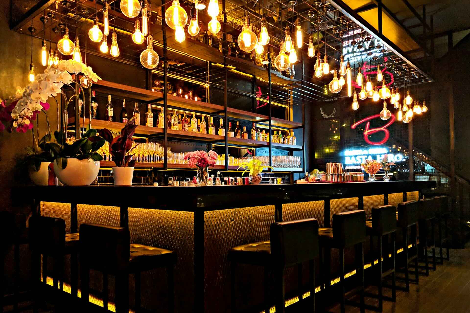 TravelPal Guide to Eating Out Solo