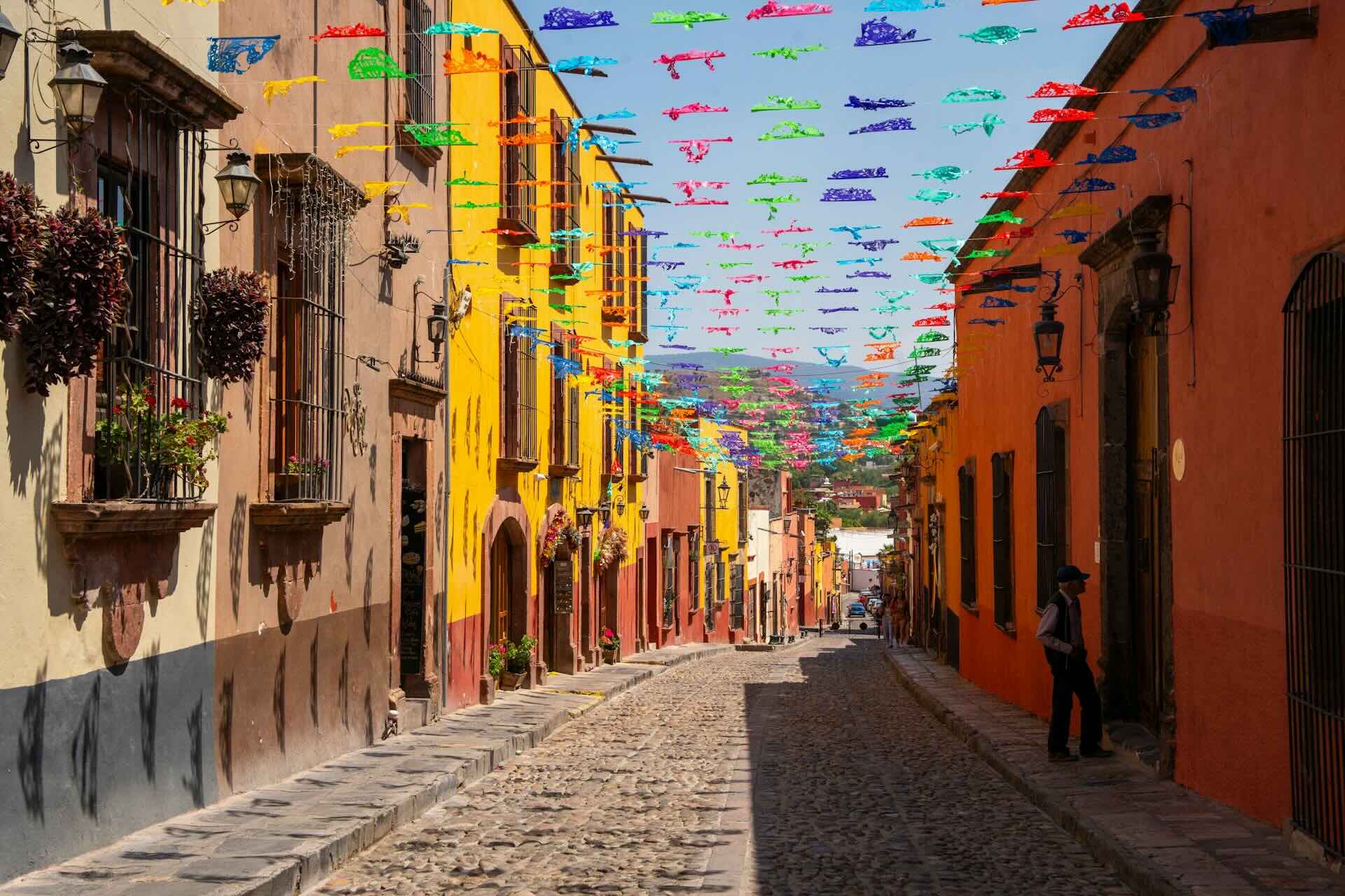San Miguel de Allende, Mexico Colorful Streets and Cultural Depth